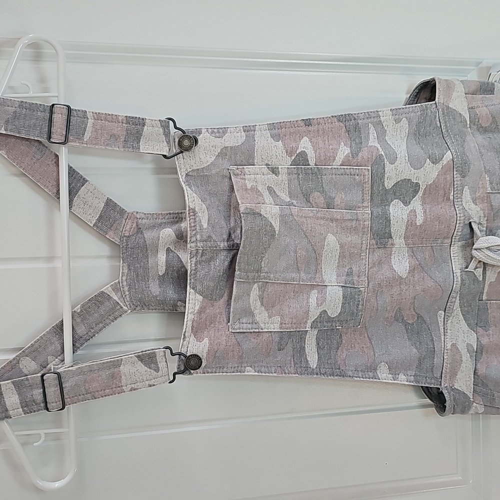 NWT Wallflower Camouflage Overalls, Pink & Gray Tones, Womens Size M - Picture 2 of 12